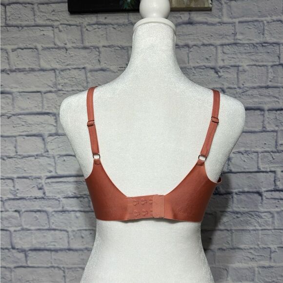 Victoria’s Secret lined perfect coverage bra - Picture 4 of 12